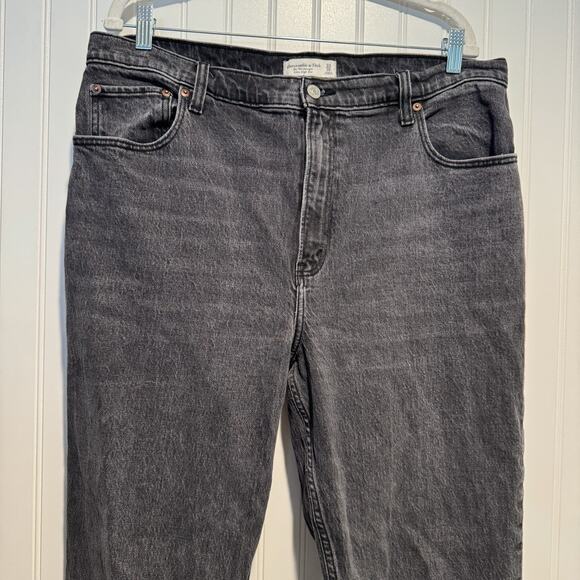 Abercrombie Fitch 90s Straight Ultra High Rise Jeans Washed Black Size 16 Long - Picture 3 of 6